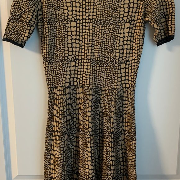 Luxe by Carmen Marc Valvo, Reptile Print Knit Fit & Flare Sweater Dress, Size L - Picture 8 of 8